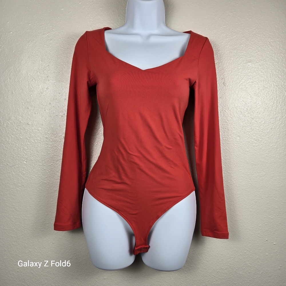REORIA Long-Sleeve V-Neck Double-Lined Bodysuit – Red, Size‎ S, NWT